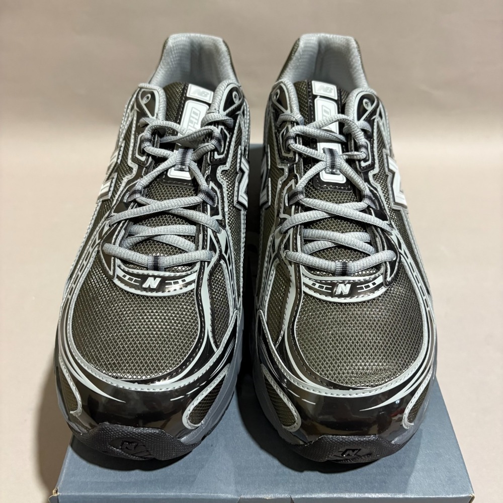 New Balance 740 Metallic Black Castlerock — 38 / 39 / 39.5 / 40 / 40.5 / 41 / 42 / 42.5 / 43 / 43.5 / 44, Novo