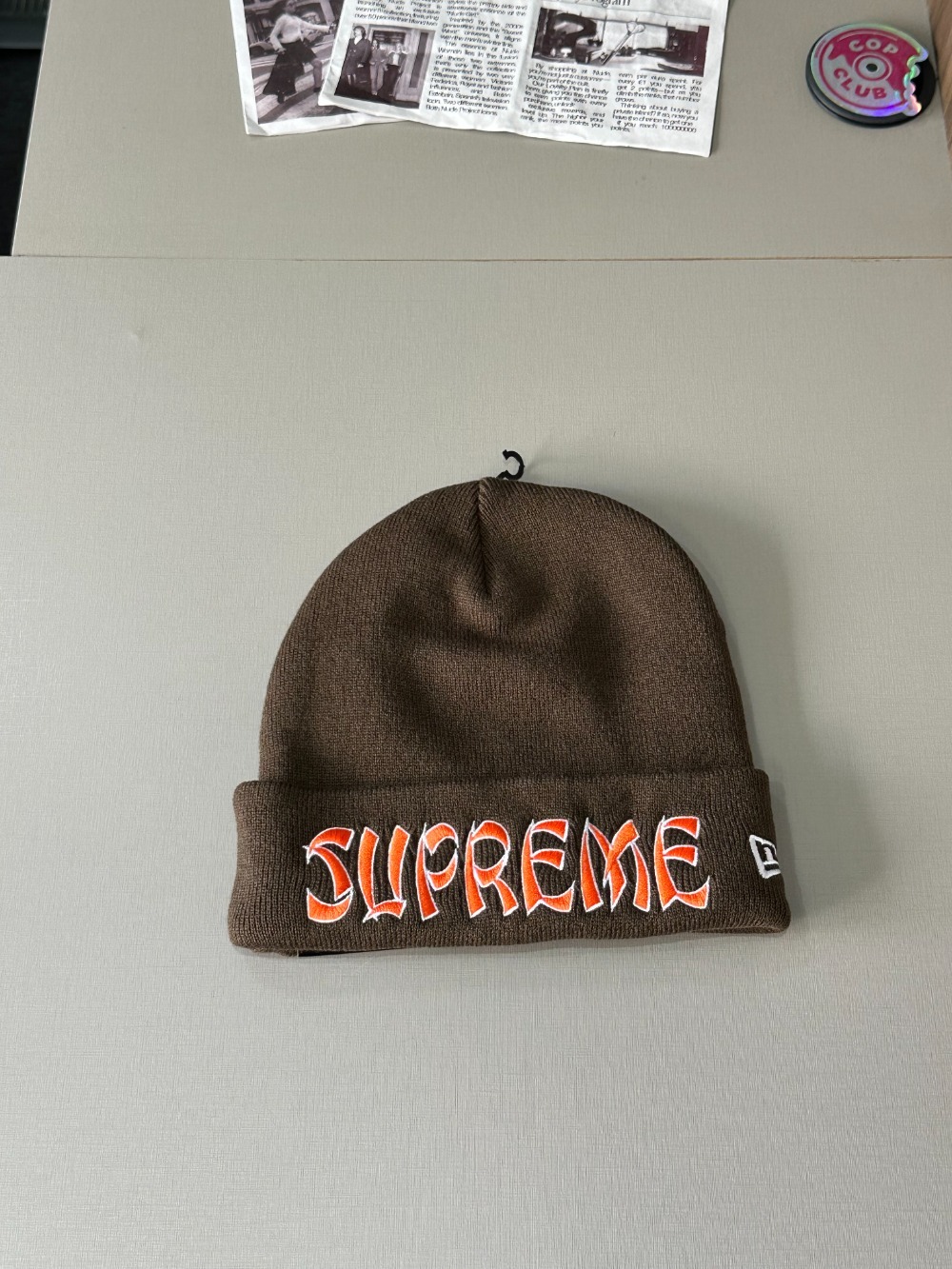 New Era x Supreme Touca Action Brown FW26-W1 — Único, Novo