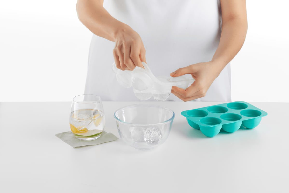 Foto 2 de Forma de Gelo Esfera em Silicone Lékué
