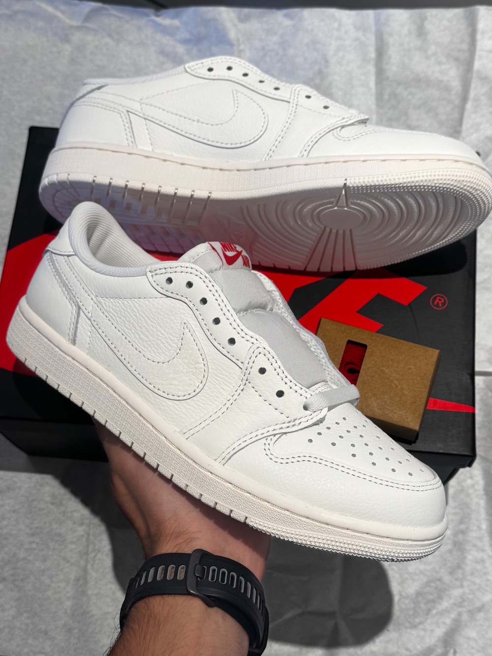 Air Jordan 1 Retro Low OG Sail University Red — 37, Novo