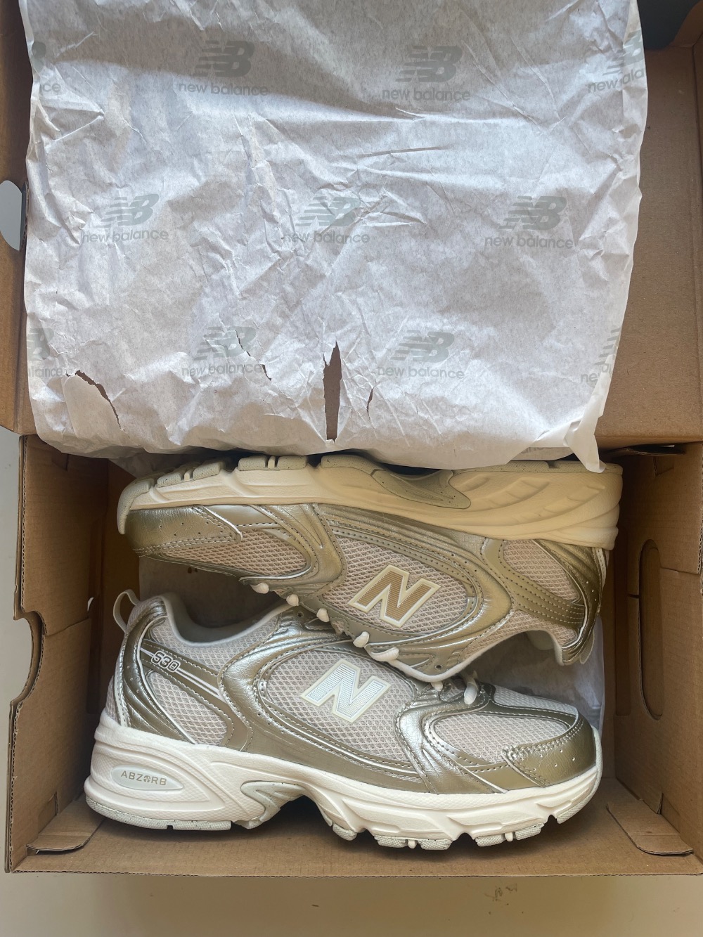 New Balance 530 Gold Metallic Linen — 41 / 42 / 43 / 44, Novo