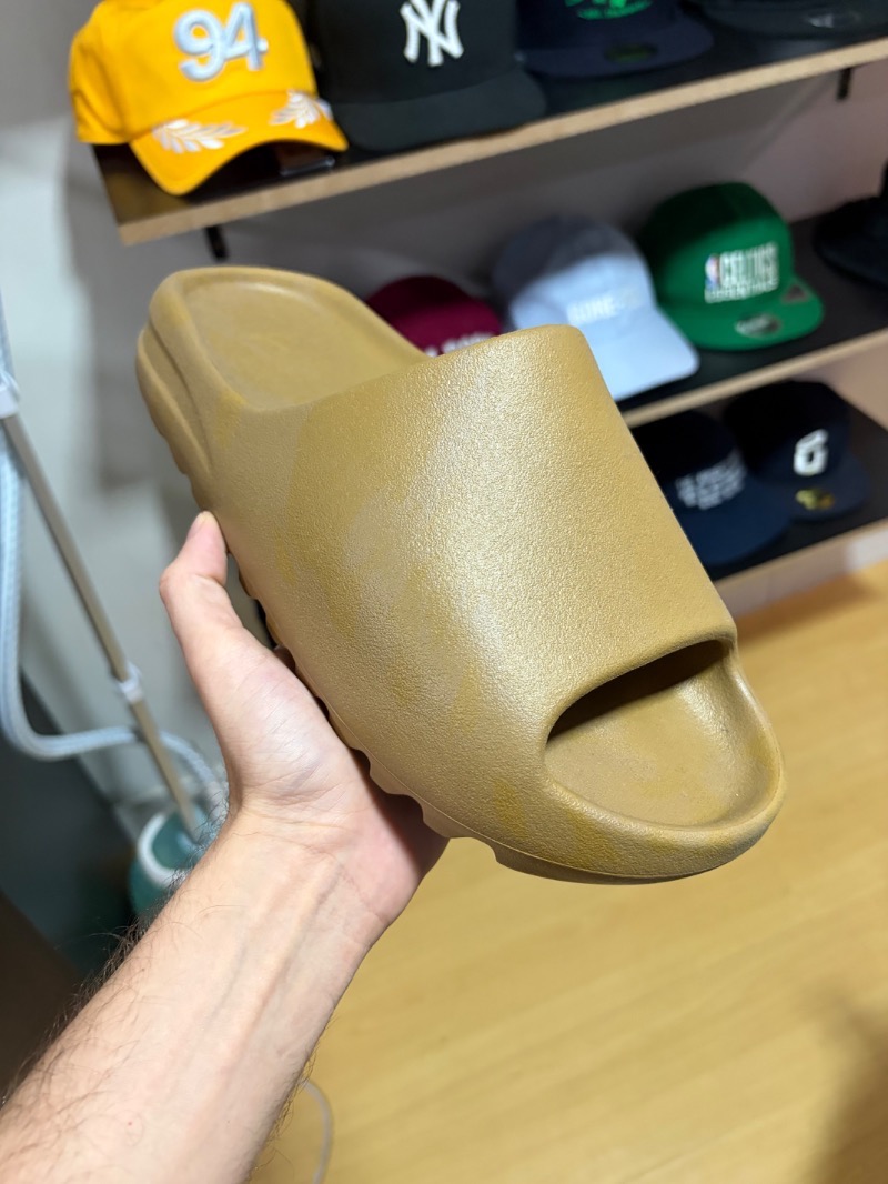 Foto 2 de Yeezy Slide Ochre — 34, Novo