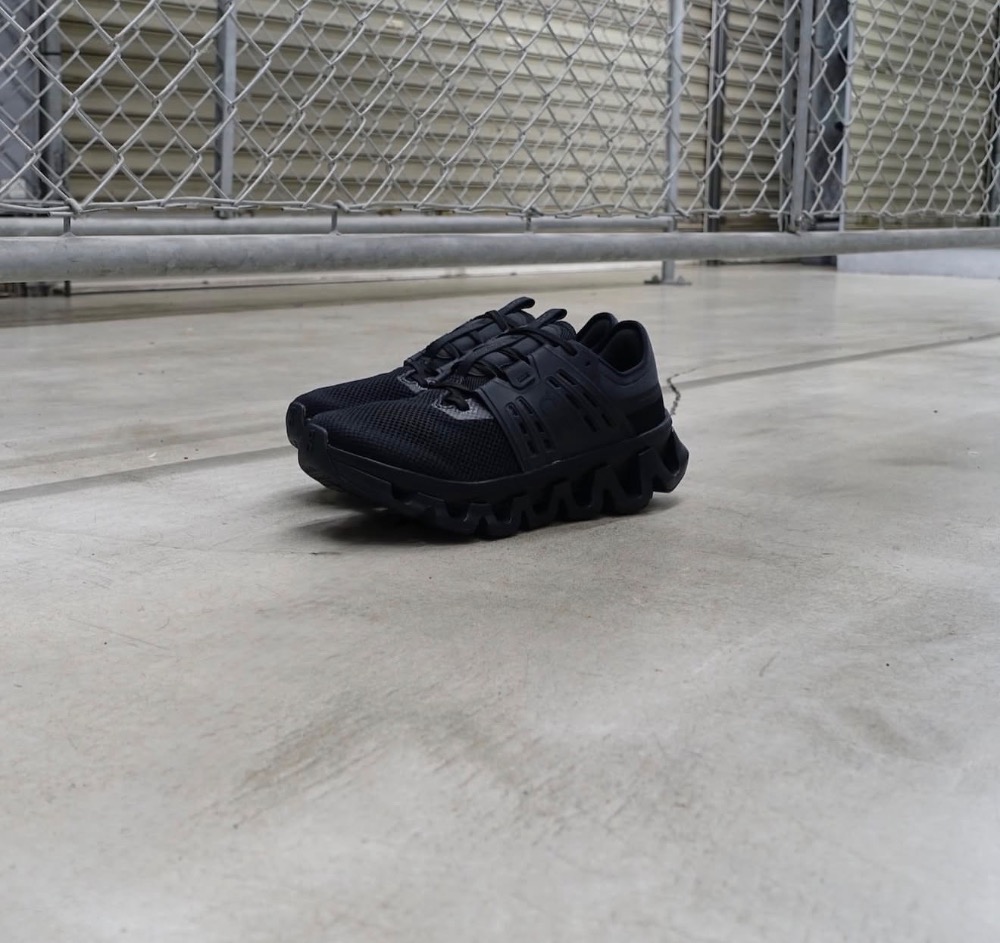 On Running Cloudswift Amp Black — 42, Novo