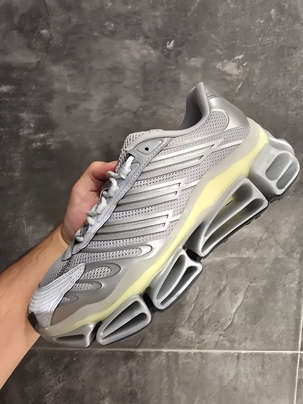adidas Megaride AG Silver Metallic — 39 / 40 / 41 / 42 / 43, Novo