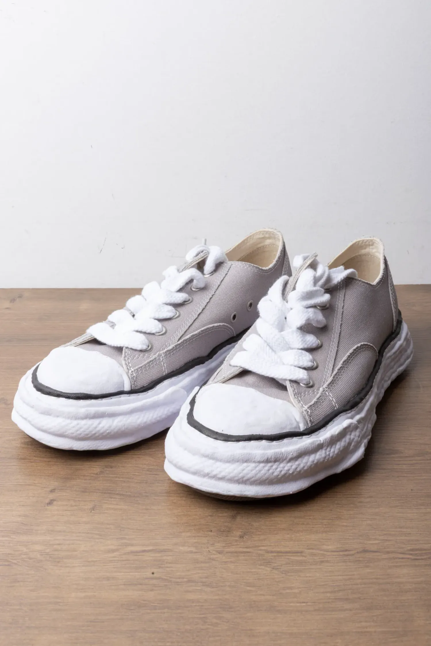 Maison Mihara Yasuhiro Hank OG Sole Canvas Low Gray — 43, Novo