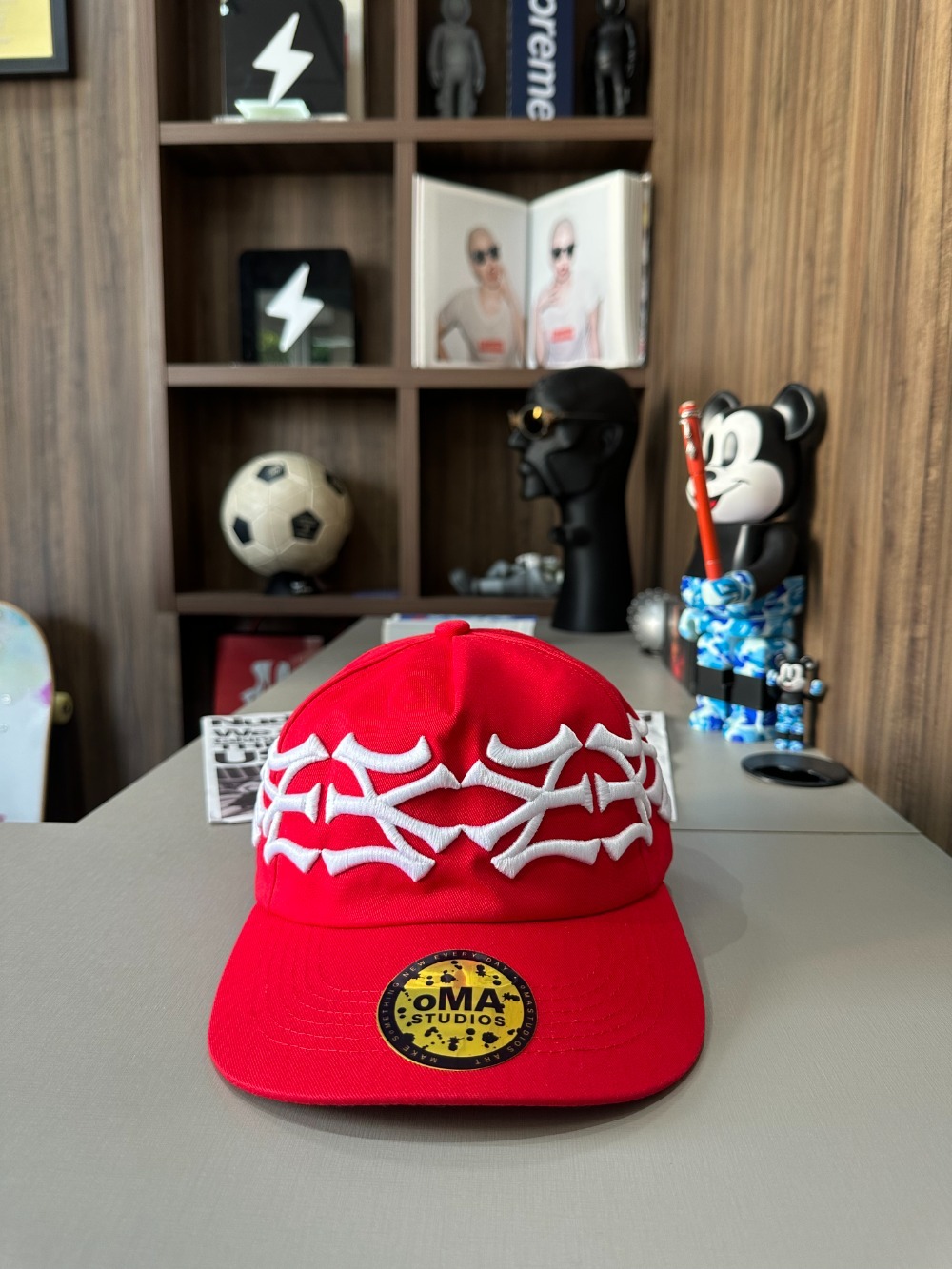 Boné oMA Studios NY NY Crown Red — Único, Novo