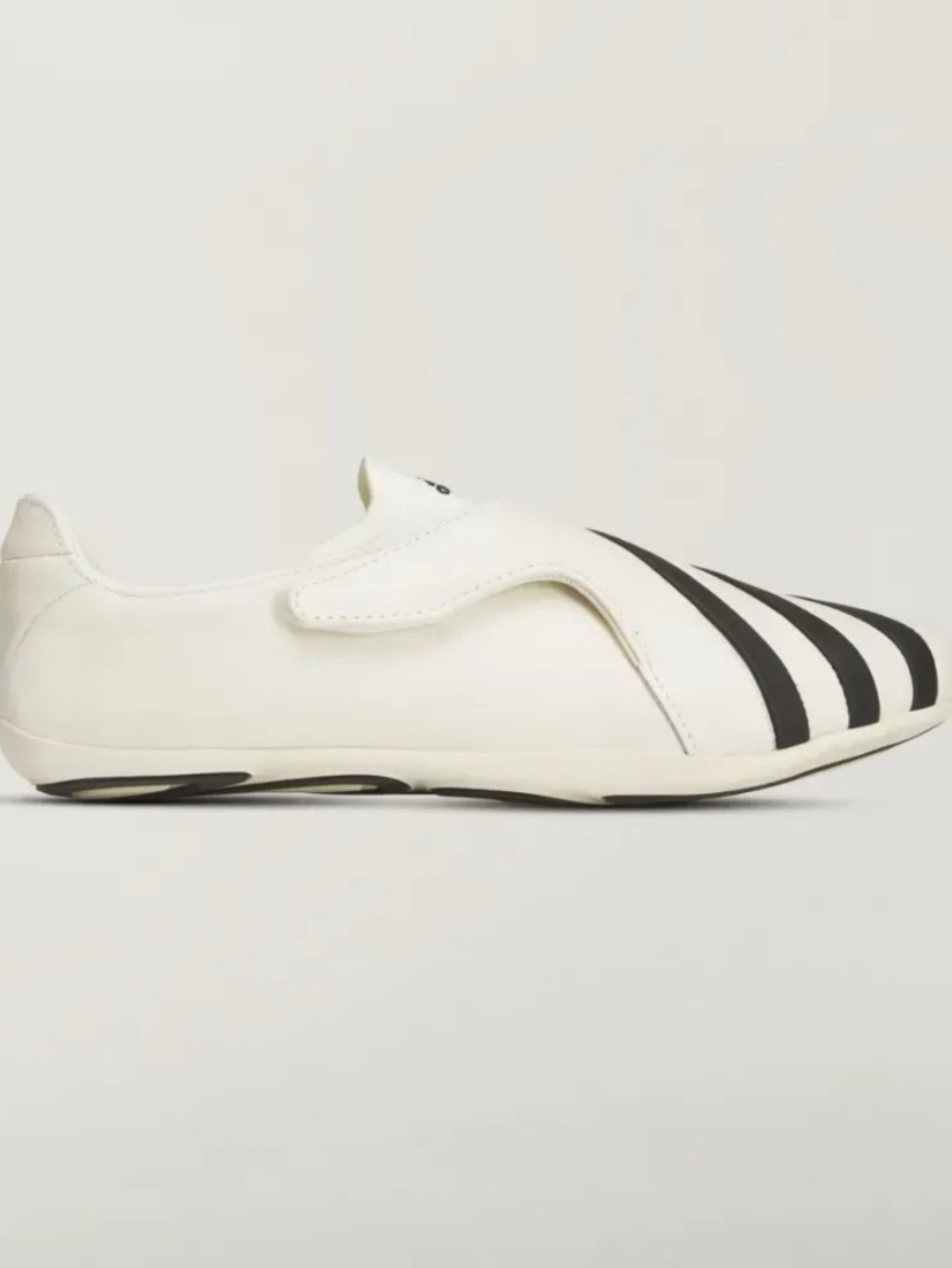 Pharrell Williams x adidas Virginia Vario Flat Earth Chalk White Core Black — 41, Novo