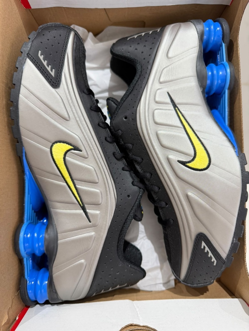 Nike Shox R4 Brazil (Kit Seleção 2026) — 41, Novo