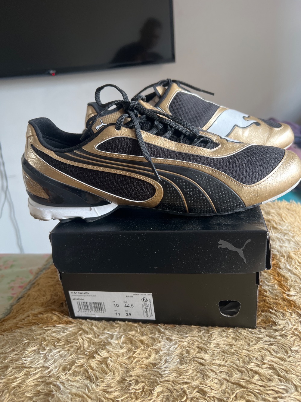 Puma V-S1 Metallic Gold Black — 42.5, Usado