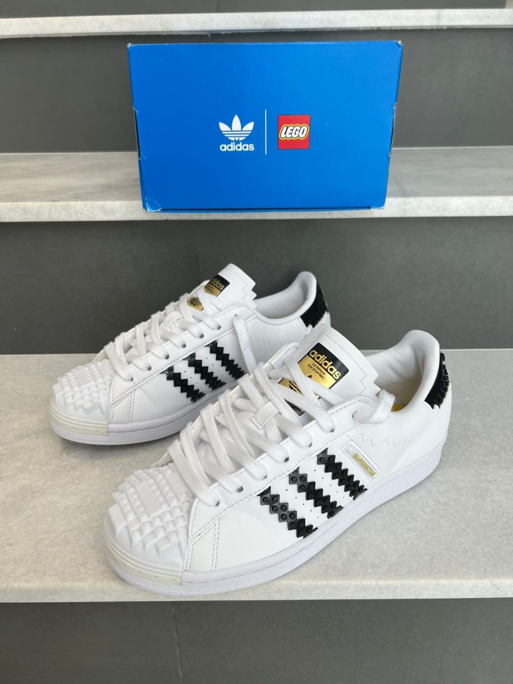 LEGO x adidas Originals Superstar White Black — 39, Usado