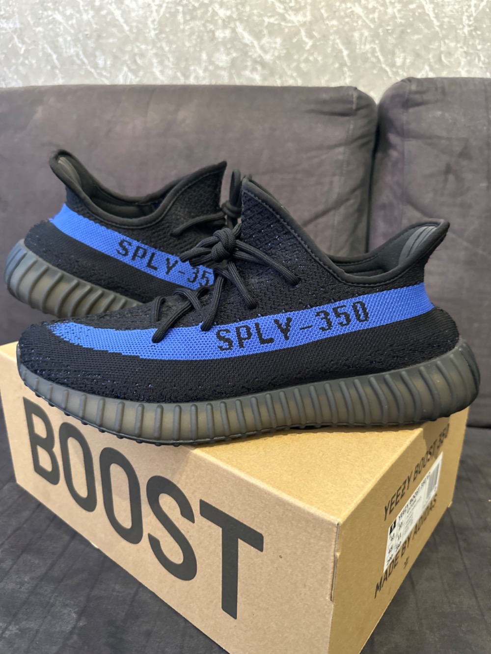 Yeezy Boost 350 V2 Dazzling Blue — 43, Usado