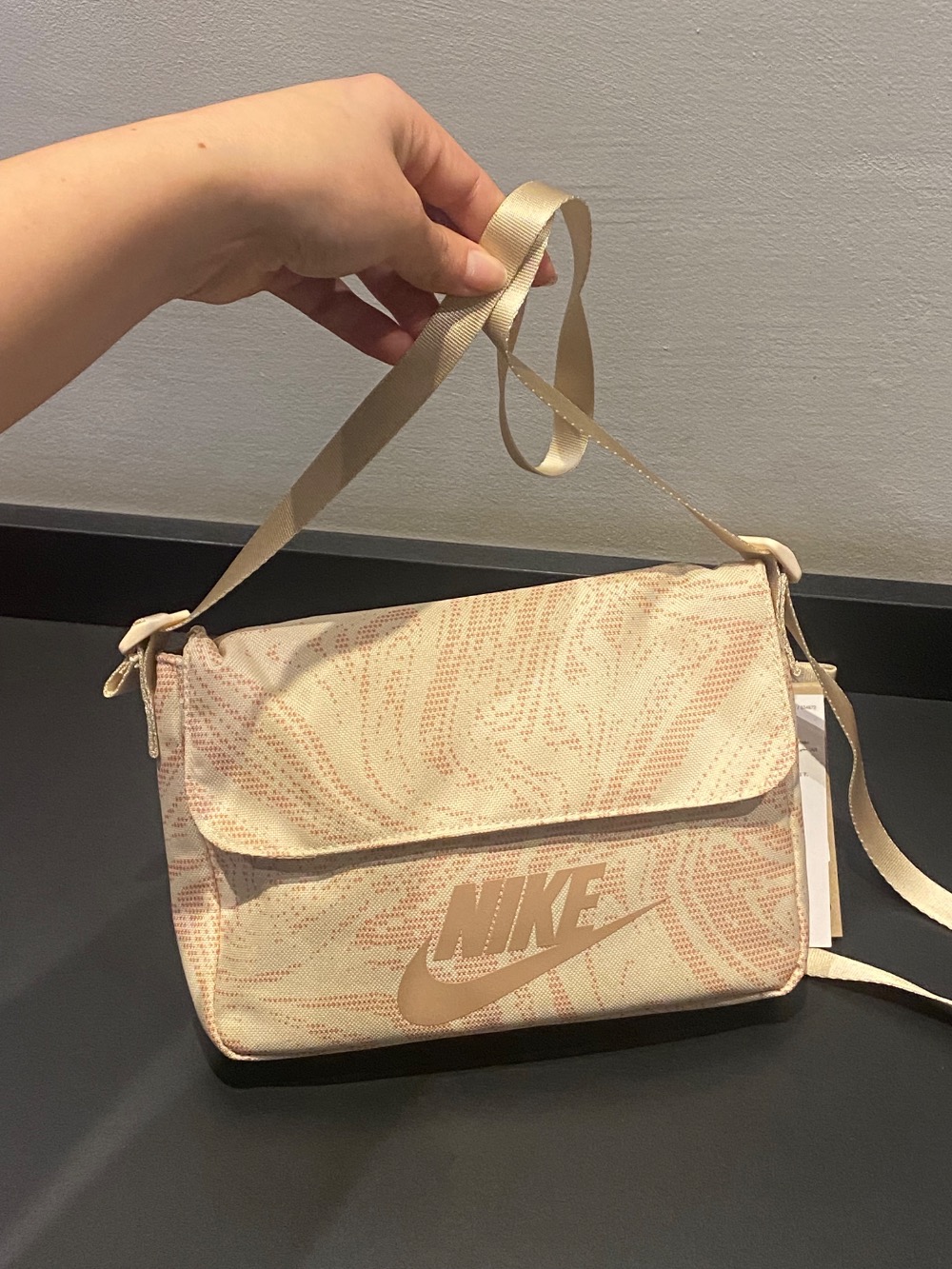 Bolsa Nike Sportswear Crossbody Futura 365 Sand Drift Rose Gold — único, Novo