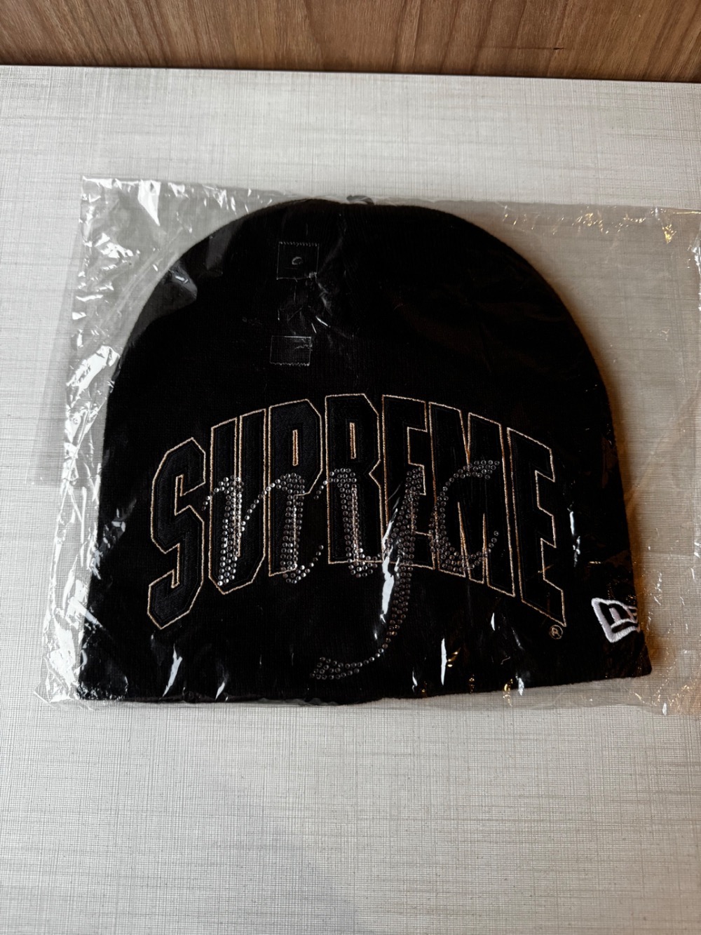 New Era x Supreme Touca Rhinestone Black SS26-W16 — Único, Novo