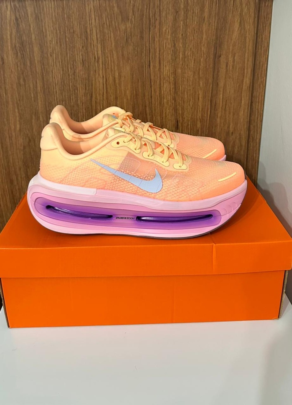 Nike Vomero Premium Tangerine Tint Feminino — 41, Novo
