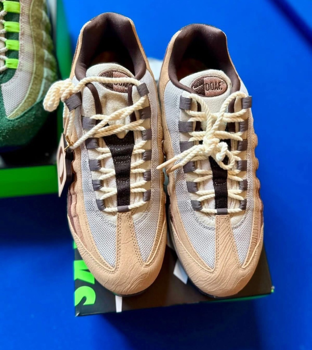 Oregon Ducks x Nike Air Max 95 Lumber Yard — 42.5, Novo