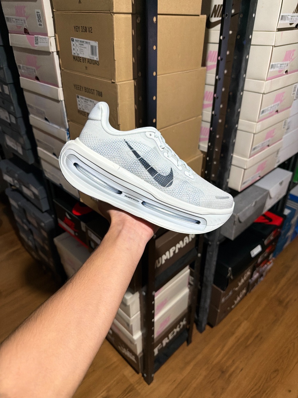 Nike Vomero Premium Off-White Grey Fog Dark Obsidian — 42.5, Novo