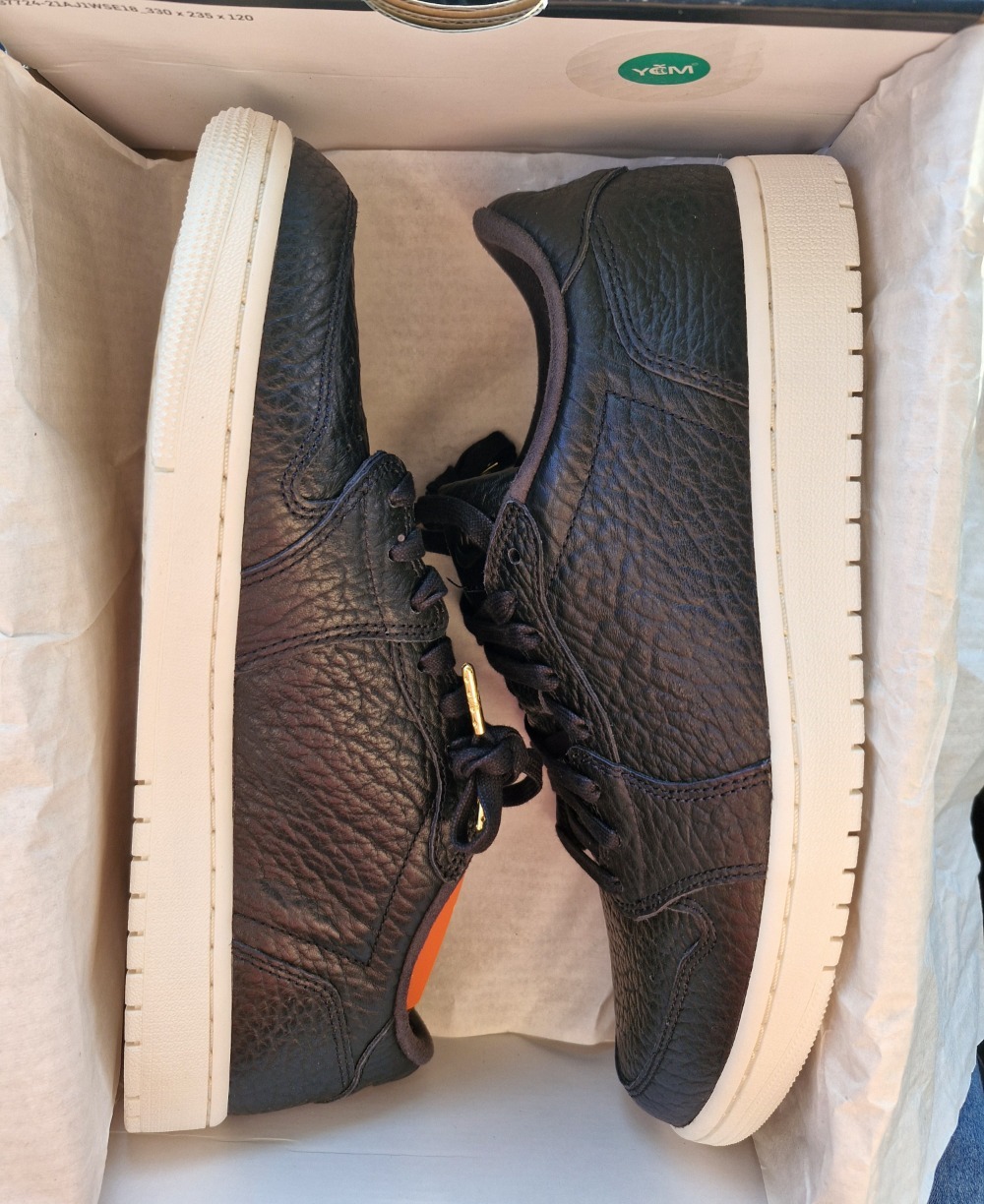 Air Jordan 1 Retro Low Black Sail (2025) — 40.5, Novo