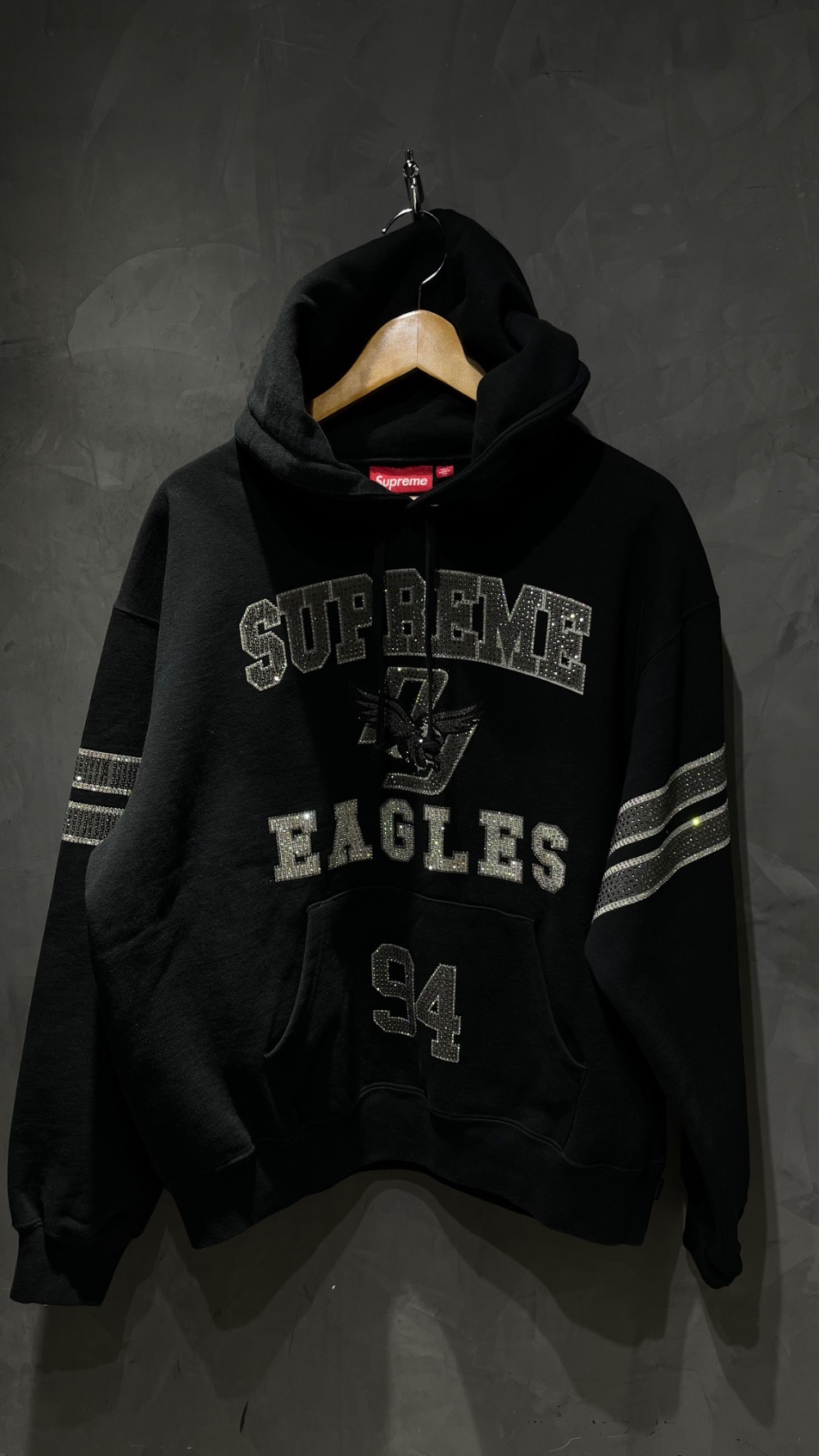 Moletom Supreme Rhinestone Eagle Hooded Black FW26-W1 — M, Novo