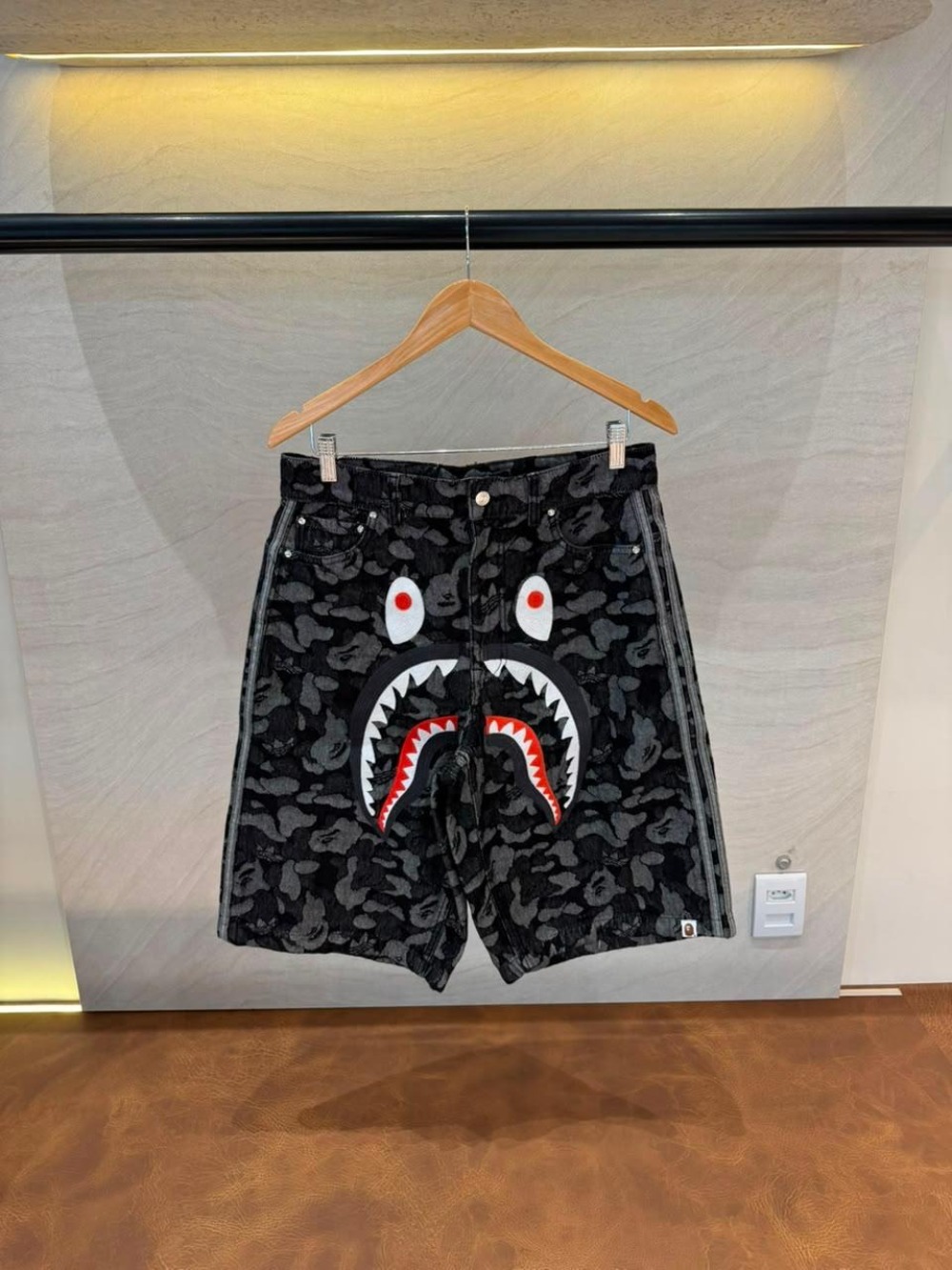BAPE x adidas Jorts Shark Denim Black — P / XXG, Novo