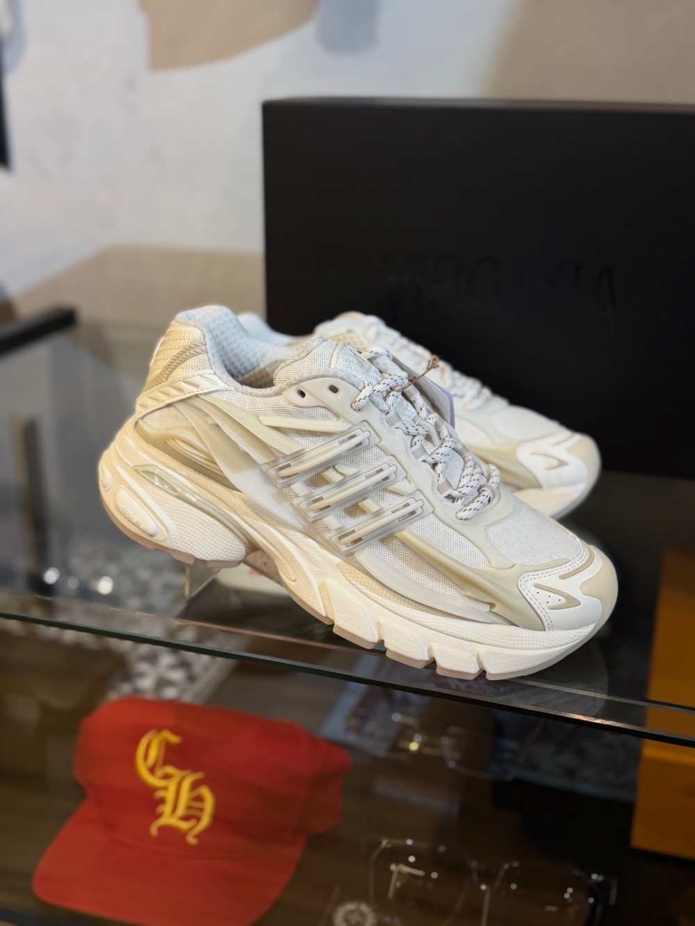 Pharrell Williams x adidas Adistar Jellyfish Chalk White — 41, Novo