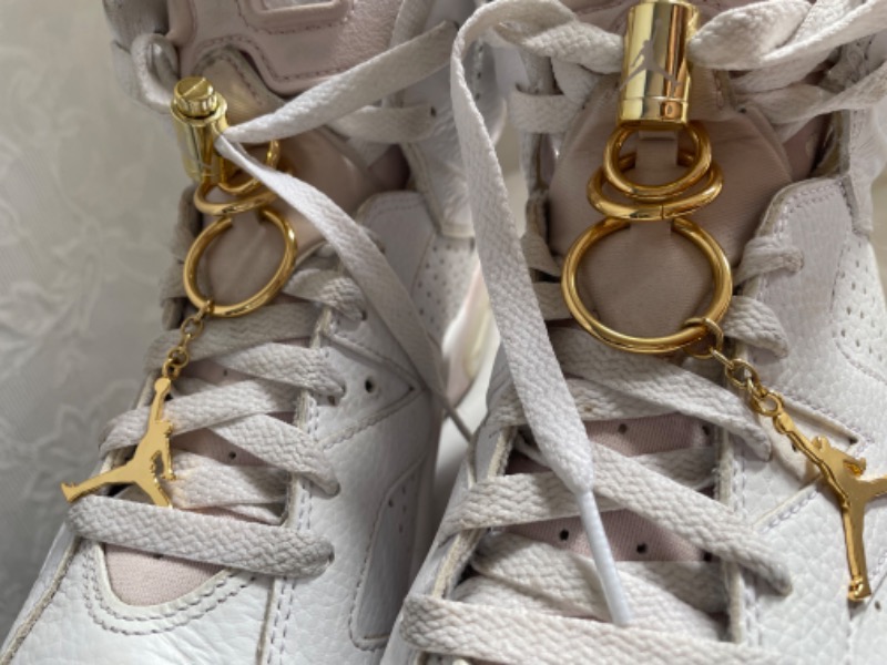 Foto 3 de Air Jordan 6 Gold Hoops — 38, Usado