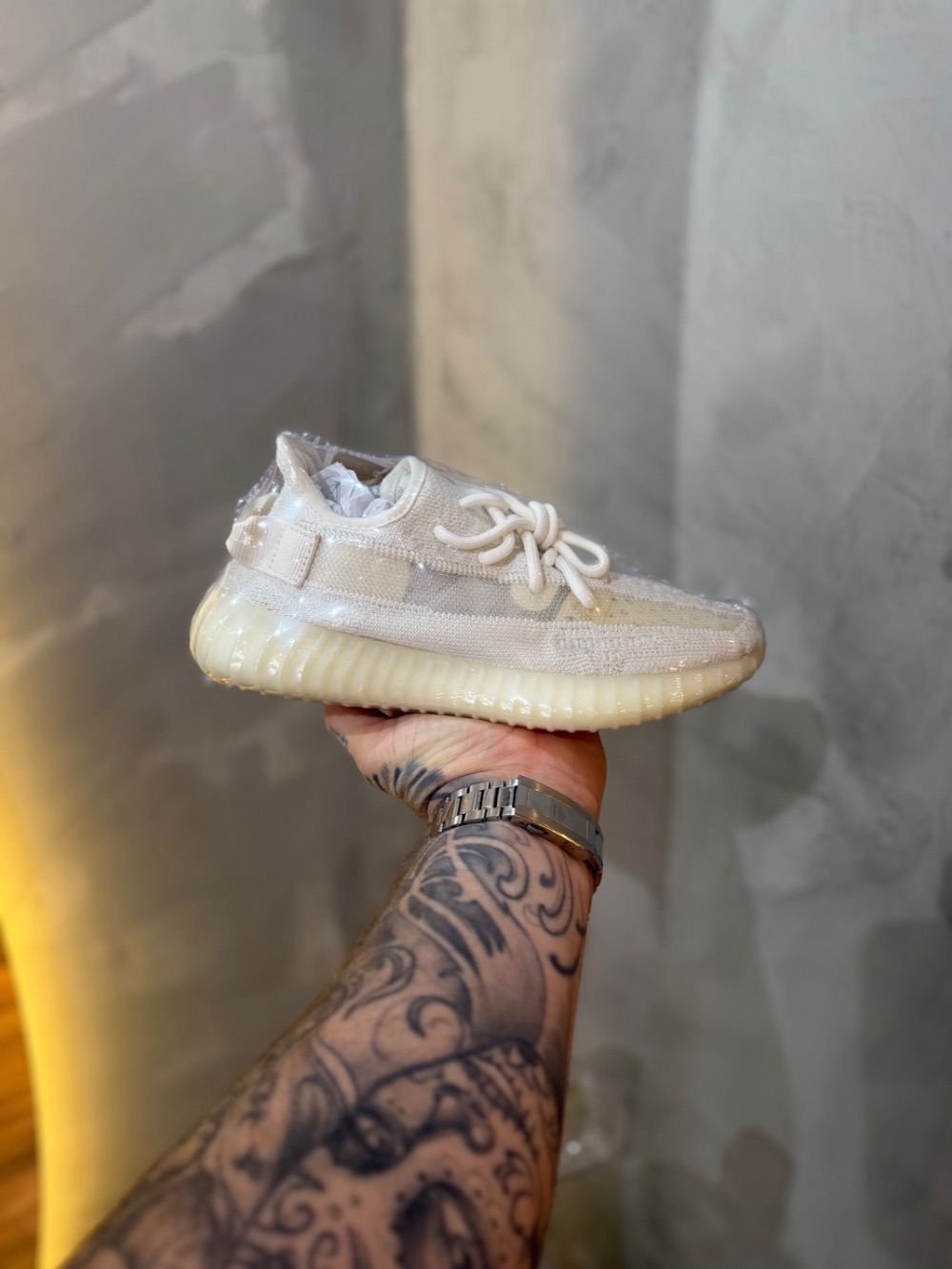 Yeezy Boost 350 V2 Cream White — 34, Novo