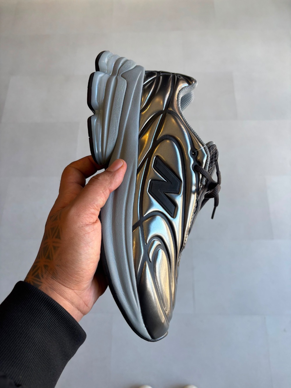New Balance Abzorb 5030 Grey Days Magnet Dark Silver Metallic — 43 / 44, Novo