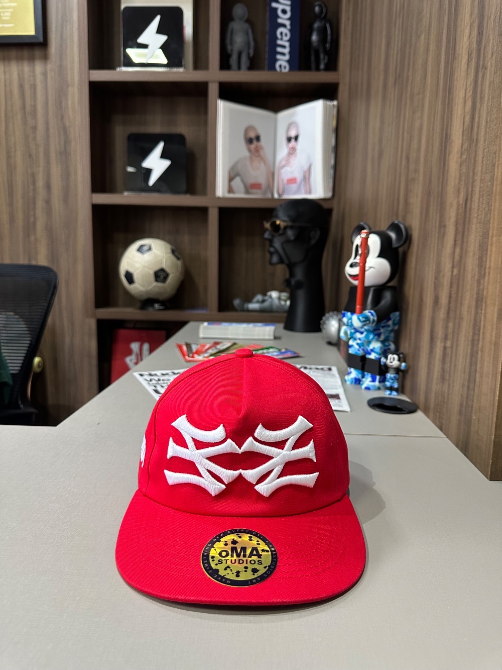 Boné oMA Studios NY NY Red — Único, Novo