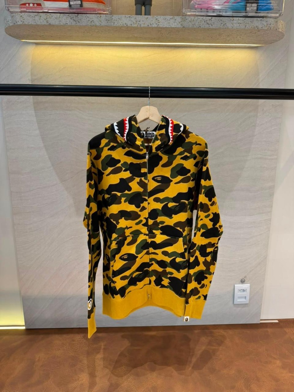 Jaqueta Bape 1st Camo Shark Full Zip Yellow — G, Novo