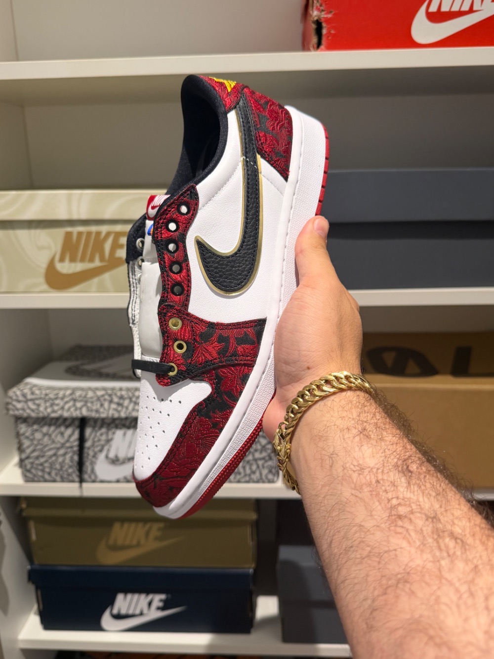 Air Jordan 1 Low Last Dance At The Garden Varsity Red — 42, Novo