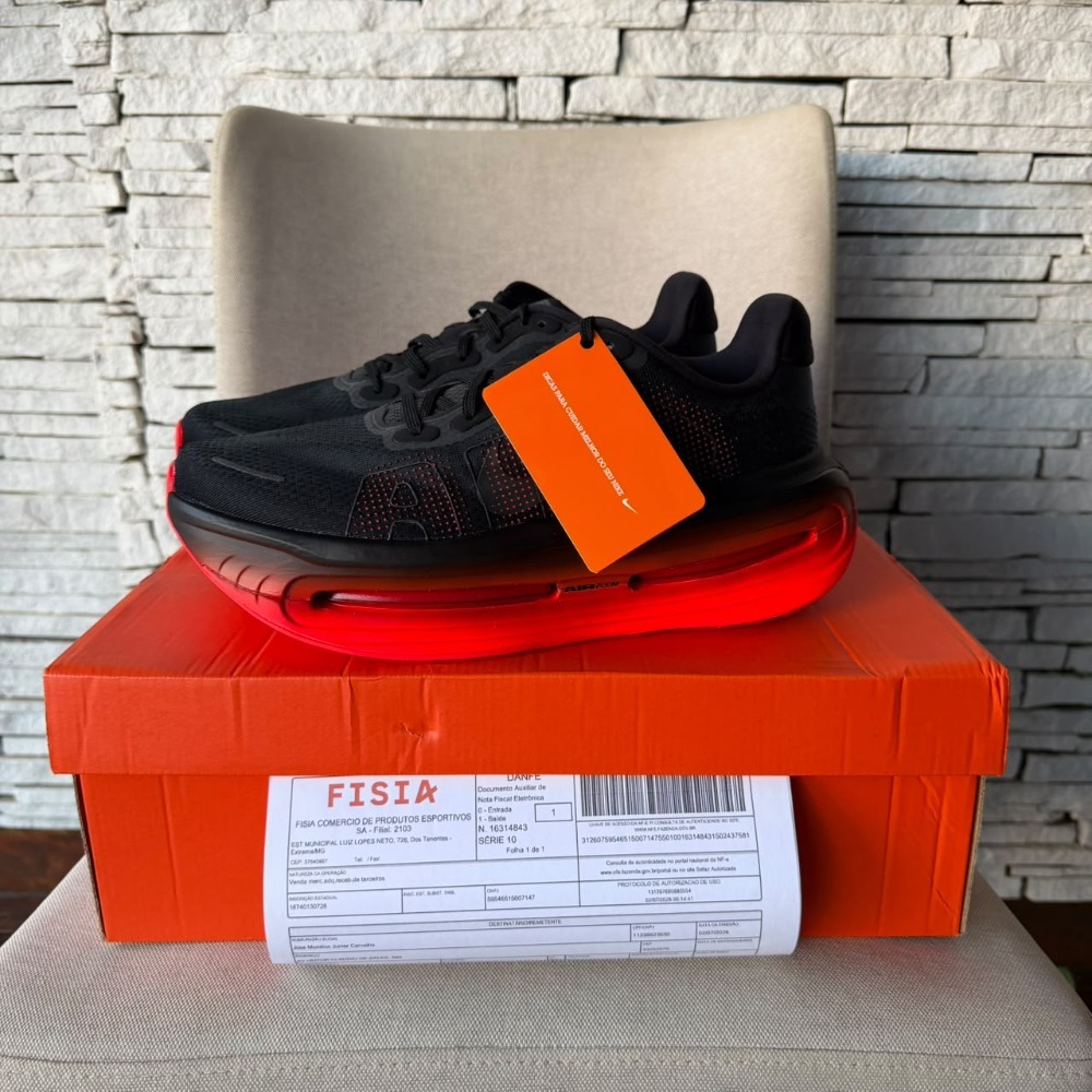 Nike Vomero Premium Black Bright Crimson — 42, Novo