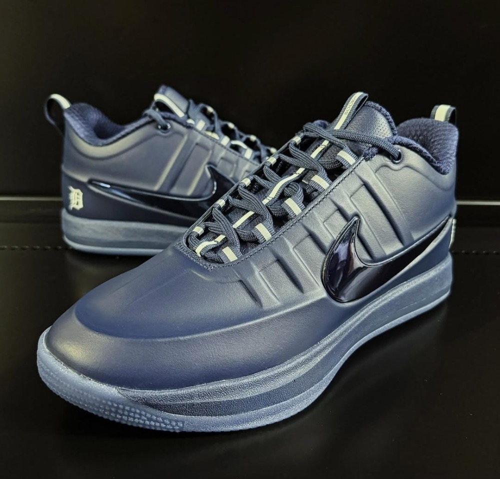 Nike Book 2 SE Detroit Tigers — 39 / 39.5 / 40 / 41 / 42 / 42.5 / 43 / 43.5 / 44 / 46, Novo