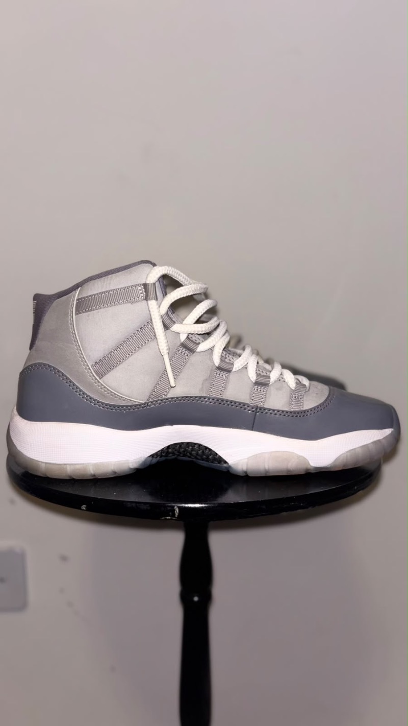 Foto 2 de Air Jordan 11 Cool Grey — 38, Usado