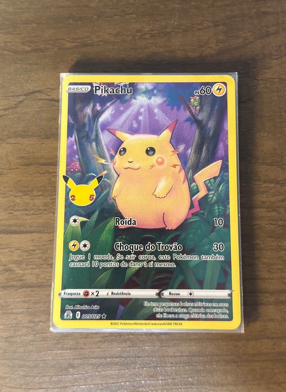 Pikachu (5/25) Celebrações Pokémon TCG — Near Mint, Novo
