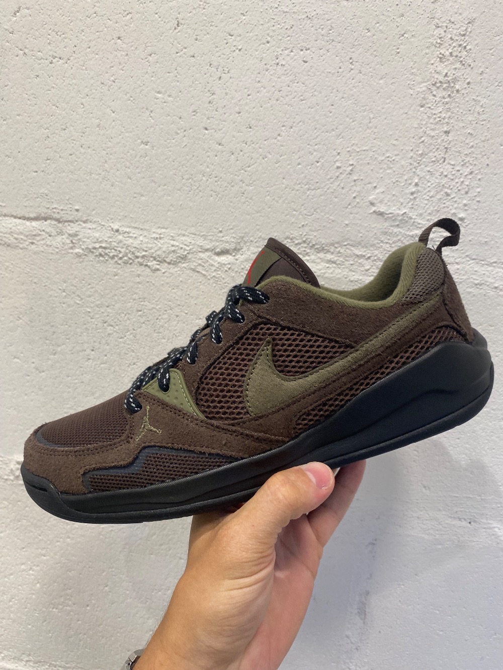 Jordan CMFT Era Baroque Brown Medium Olive — 40, Novo