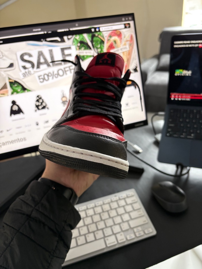 Foto 3 de Air Jordan 1 Mid Bred Toe — 44 / 44.5 / 45, Usado