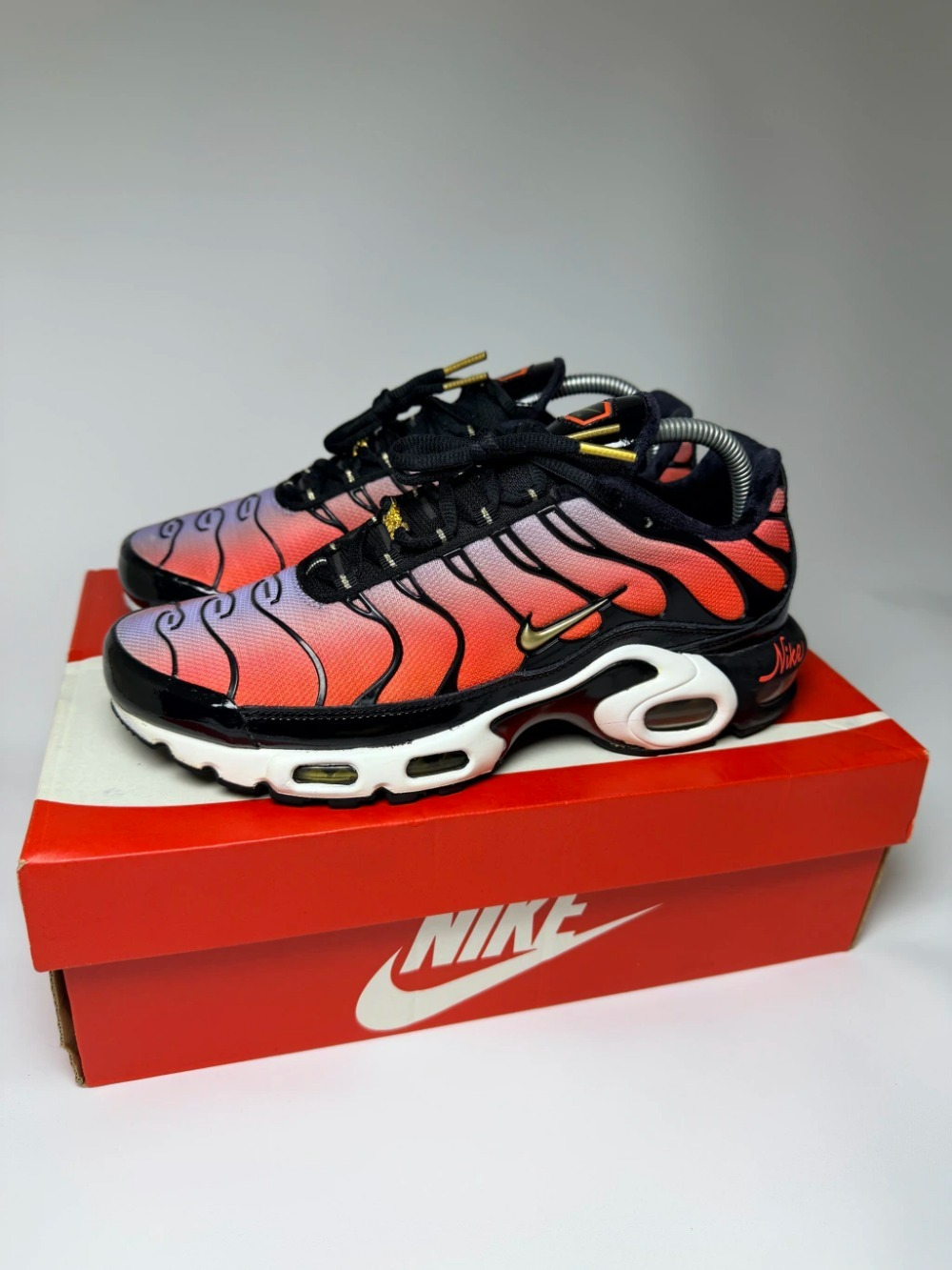 Nike Air Max Plus Sisterhood Red — 40, Usado