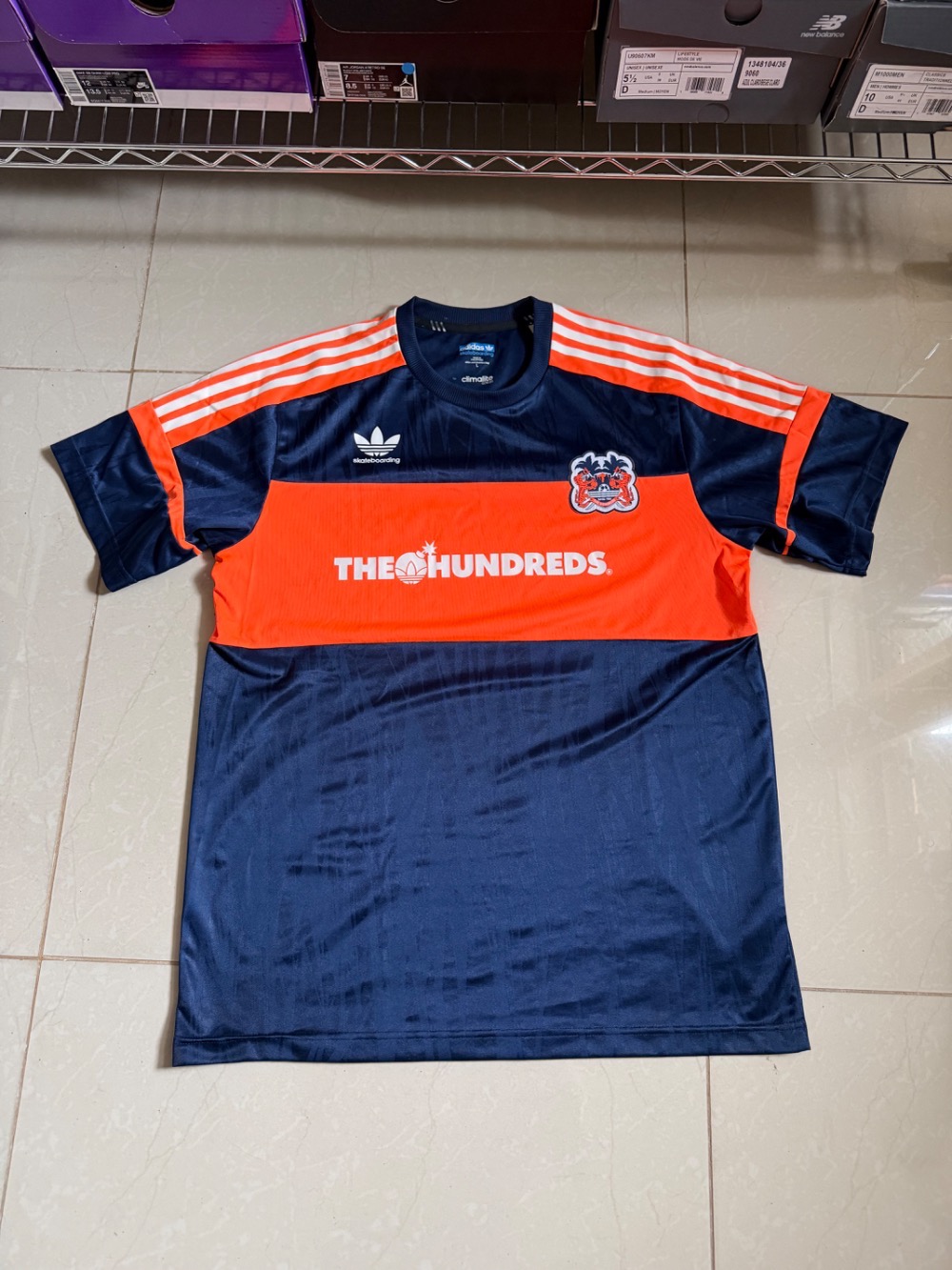 The Hundreds x adidas Camiseta Navy Orange — G, Usado