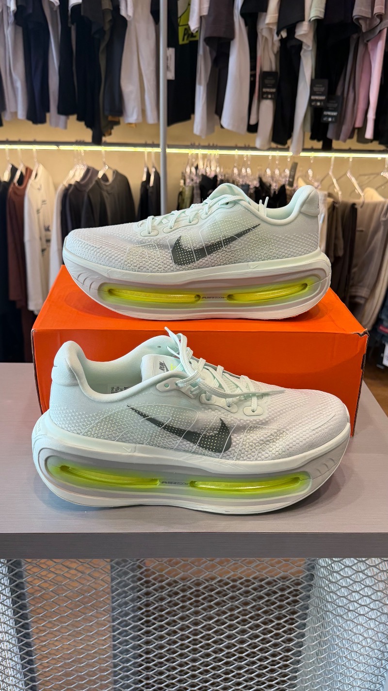 Foto 2 de Nike Vomero Premium Barely Volt — 39, Novo