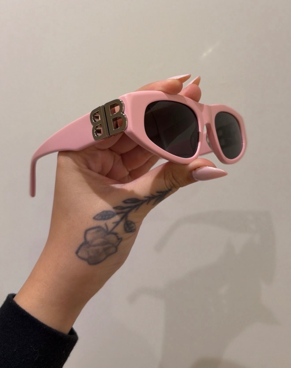 Óculos Balenciaga Sunglasses Shiny Solid Pink — Único, Novo