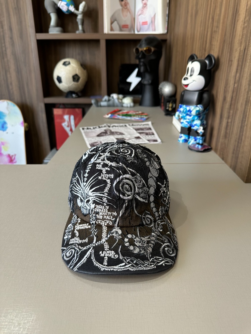 Boné Supreme Wombat Embroidered Mesh Back 6-Panel Black SS26-W17 — Único, Novo