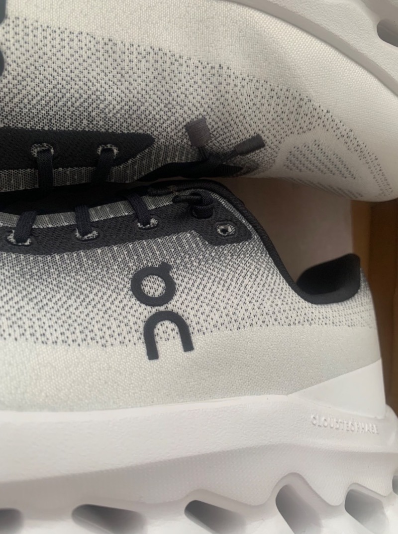 Foto 3 de On Running Cloudtilt Black Ivory — 42.5, Novo
