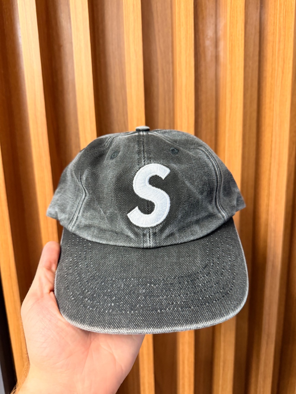 Boné Supreme Pigment Coated S Logo 6-Panel Black SS26-W5 — Único, Novo