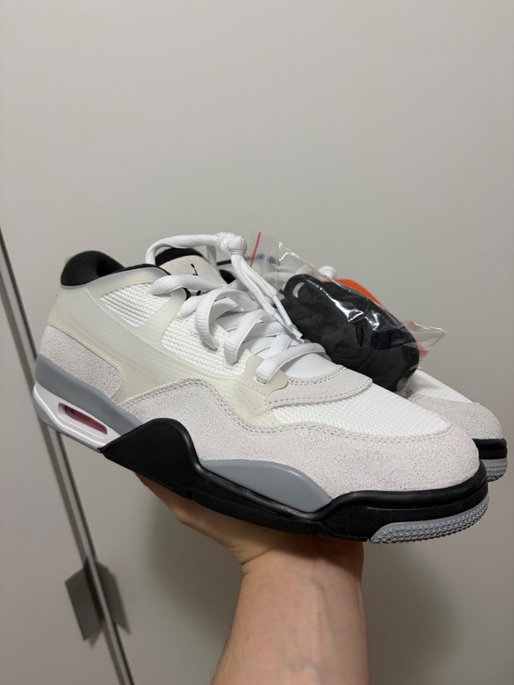 Air Jordan 4 RM White Neutral Grey Gum Medium Brown Black — 41, Novo