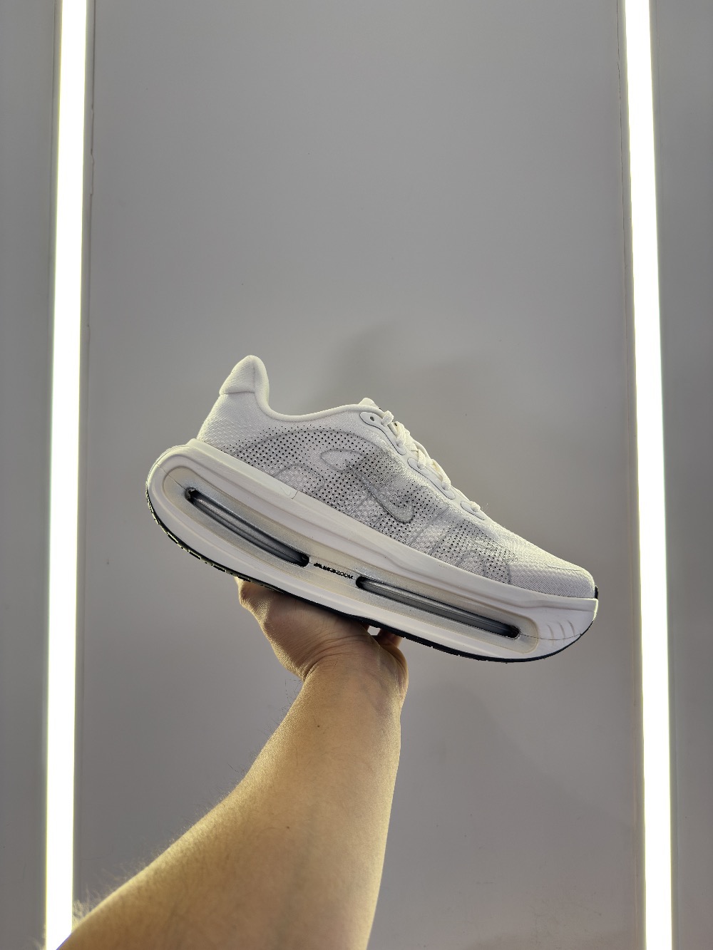 Nike Air Zoom Vomero Premium Summit White Sail — 41, Novo