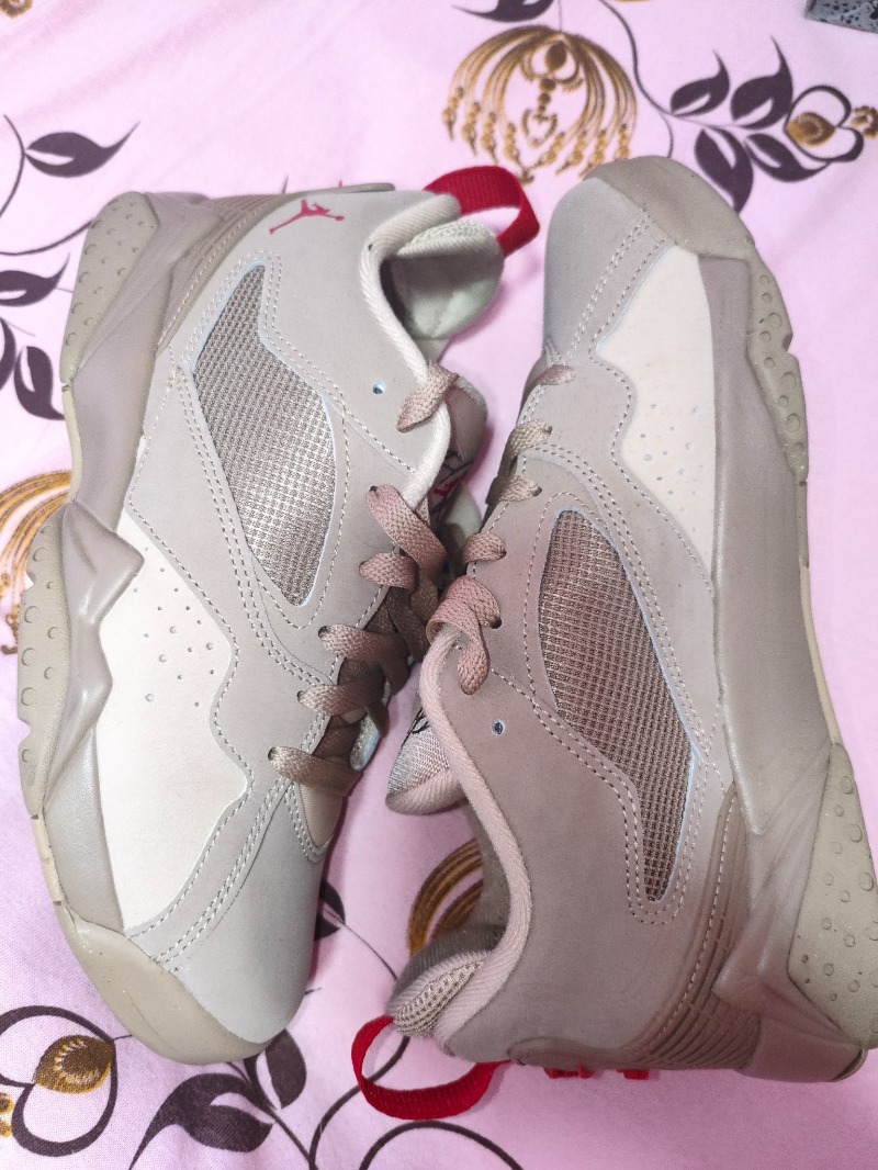 Foto 2 de Air Jordan MVP 92 Medium Olive — 39, Usado