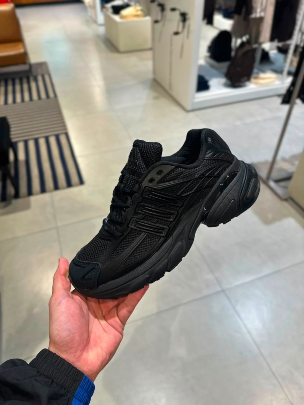 adidas Adistar XLG 2.0 Core Black — 38 / 39 / 40 / 41 / 42 / 43 / 44 / 45, Novo