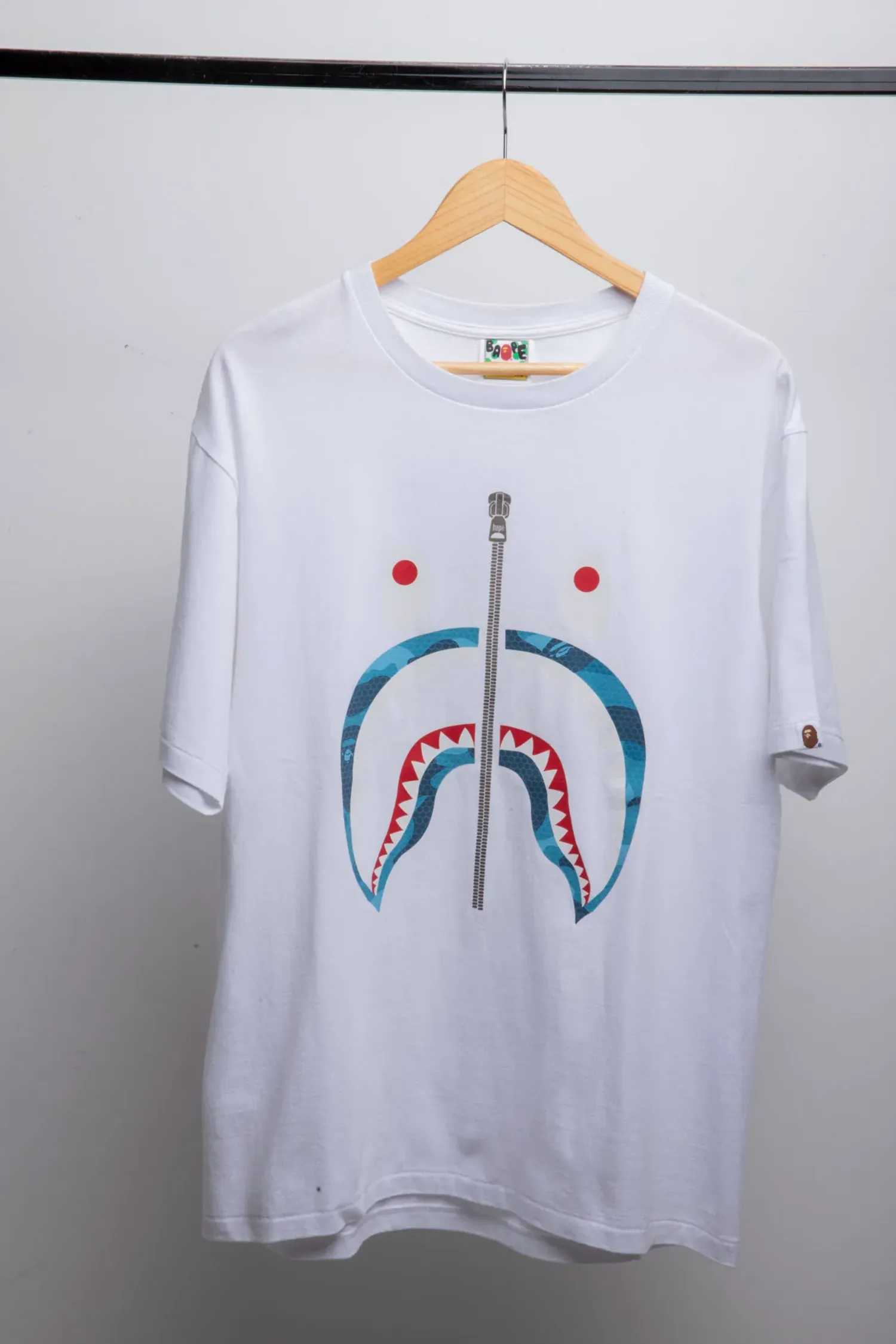 Camiseta Bape Honeycomb Camo Shark White Blue — XG, Usado