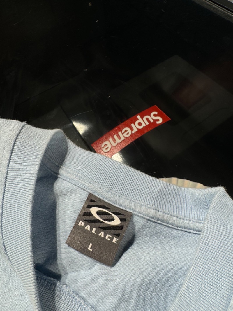 Foto 3 de Oakley x Palace Camiseta Blue — G, Usado