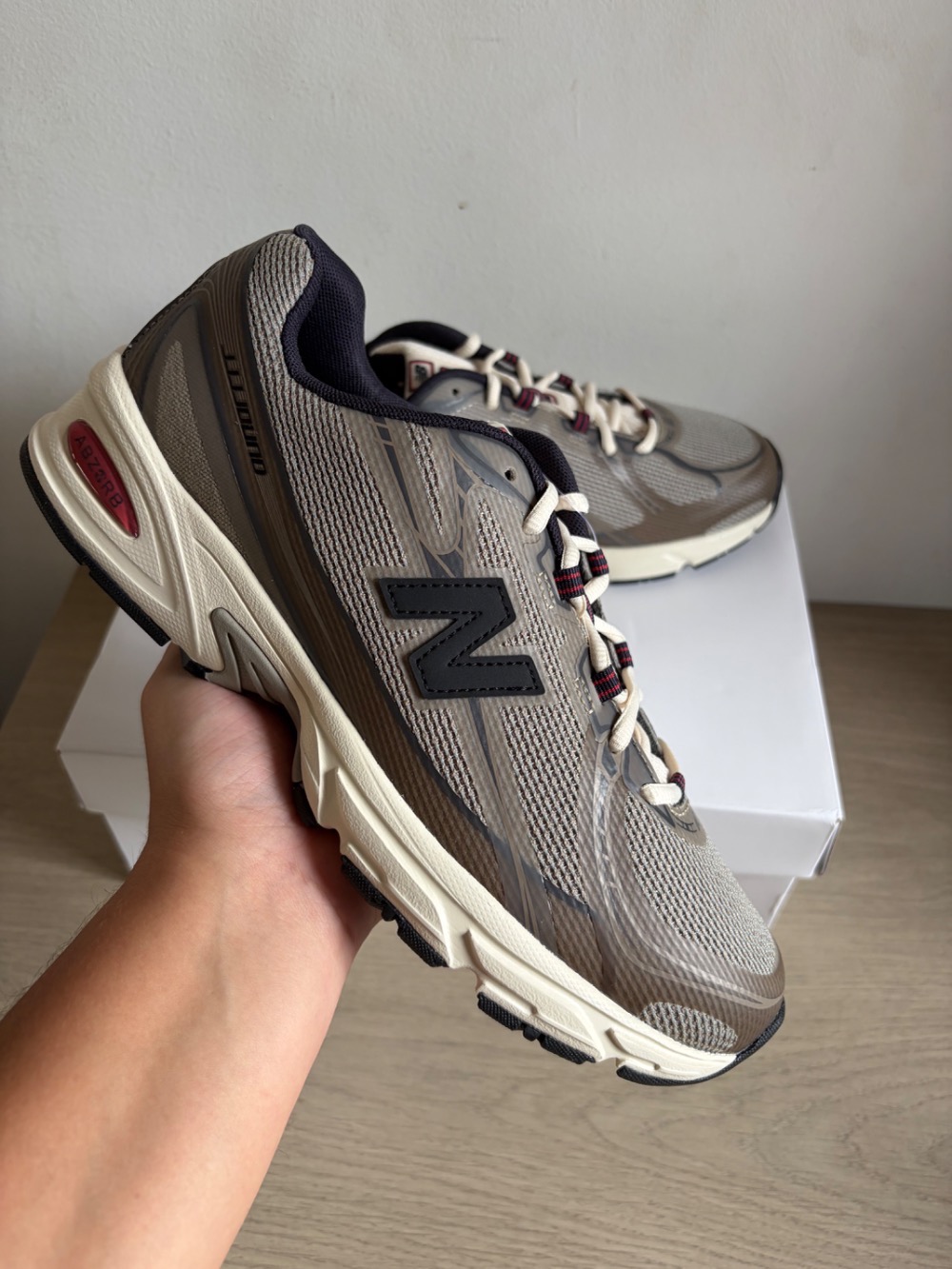 JJJJound x New Balance 740 Paper White Stoneware — 42, Novo